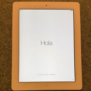 Apple iPad in White with White Bezel